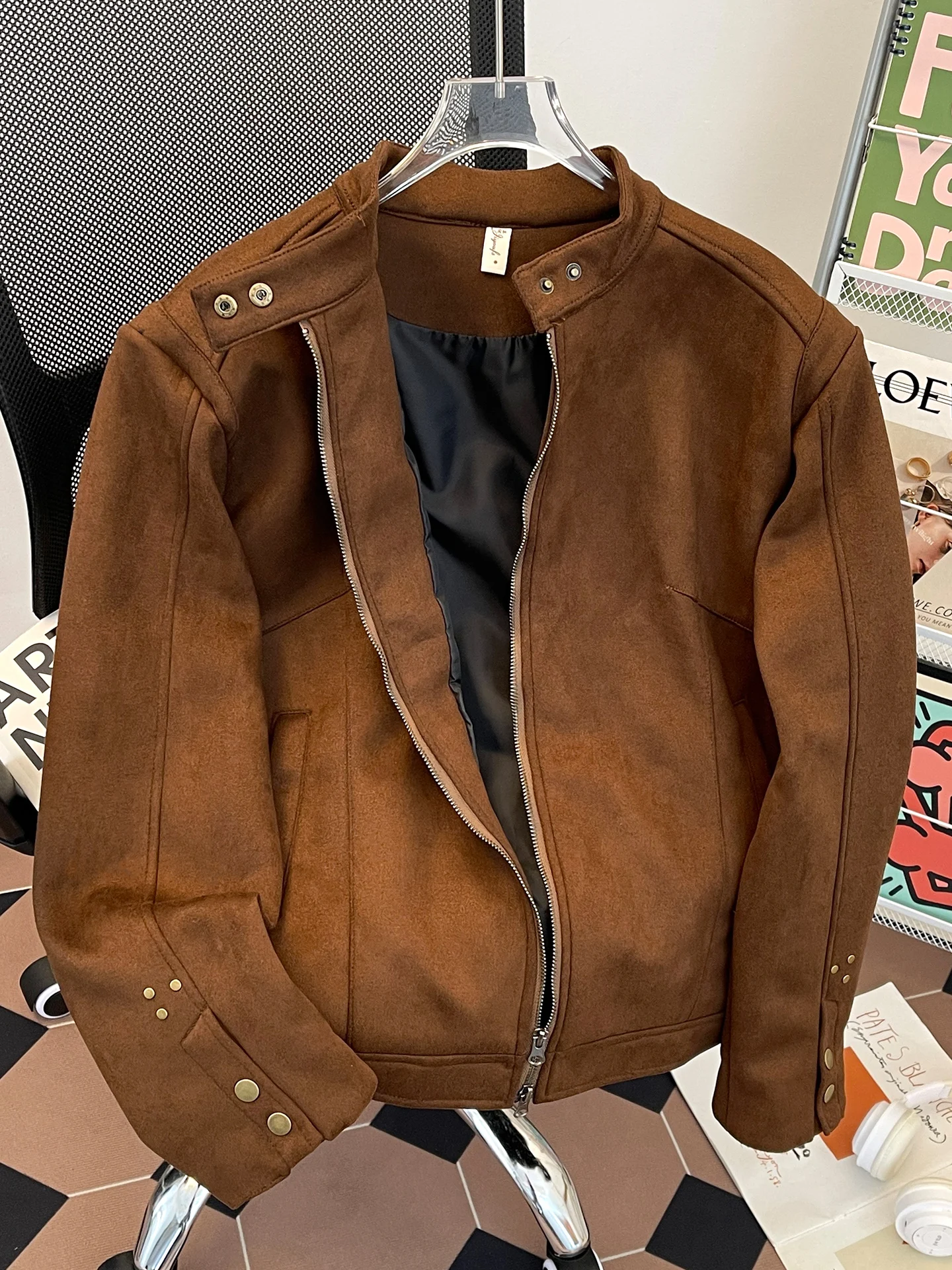 Men's Suede Stand Collar Jaet Spring Autumn Loose Spor Casual Vintage Sle Windproof Zipper Decorated Polyester Lined Coat
Men's Suede Stand Collar Jaet Spring Autumn Loose Spor Casual Vintage Sle Windproof Zipper Decorated Polyester Lined Coat