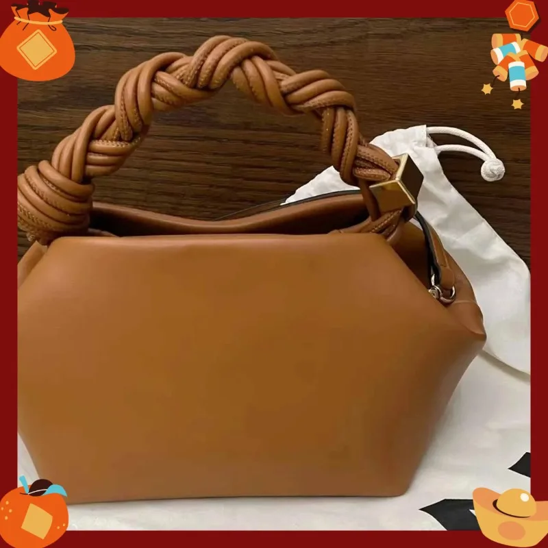 Classic Bou Hobos Bags For Women Luxury Designer Handbags Purses 2026 New In PU Hand-Woven Top Handle Metal Sheet Wrist Shoulder
Classic Bou Hobos Bags For Women Luxury Designer Handbags Purses 2026 New In PU Hand-Woven Top Handle Metal Sheet Wrist Shoulder