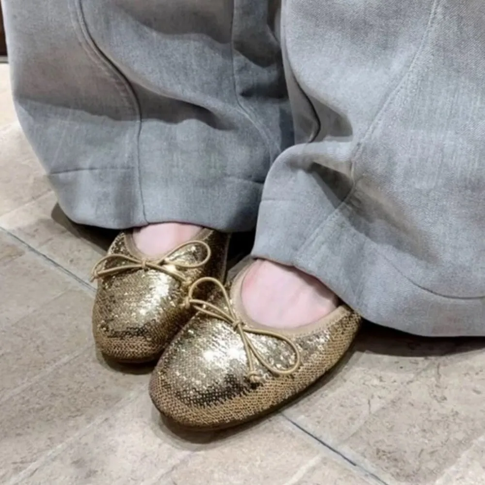 New Women Ladies Luxury Glitter Gold Spangle Sequin Design Stretchy Bow Round Toe Slip on Ballet Soft Flats Casual Sequins Shoes
New Women Ladies Luxury Glitter Gold Spangle Sequin Design Stretchy Bow Round Toe Slip on Ballet Soft Flats Casual Sequins Shoes