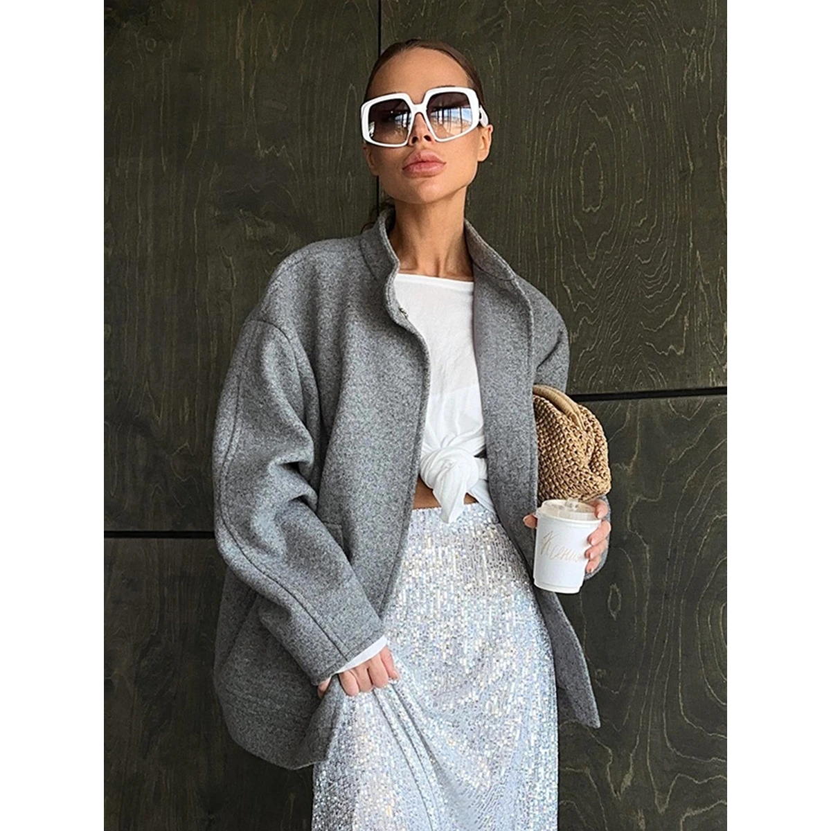 Grey Woolen Coat Women's Loose Thickened Stand Collar Winter Fashion Medium Length Button up Pocket Detail Pure Offline Sale
Grey Woolen Coat Women's Loose Thickened Stand Collar Winter Fashion Medium Length Button up Pocket Detail Pure Offline Sale