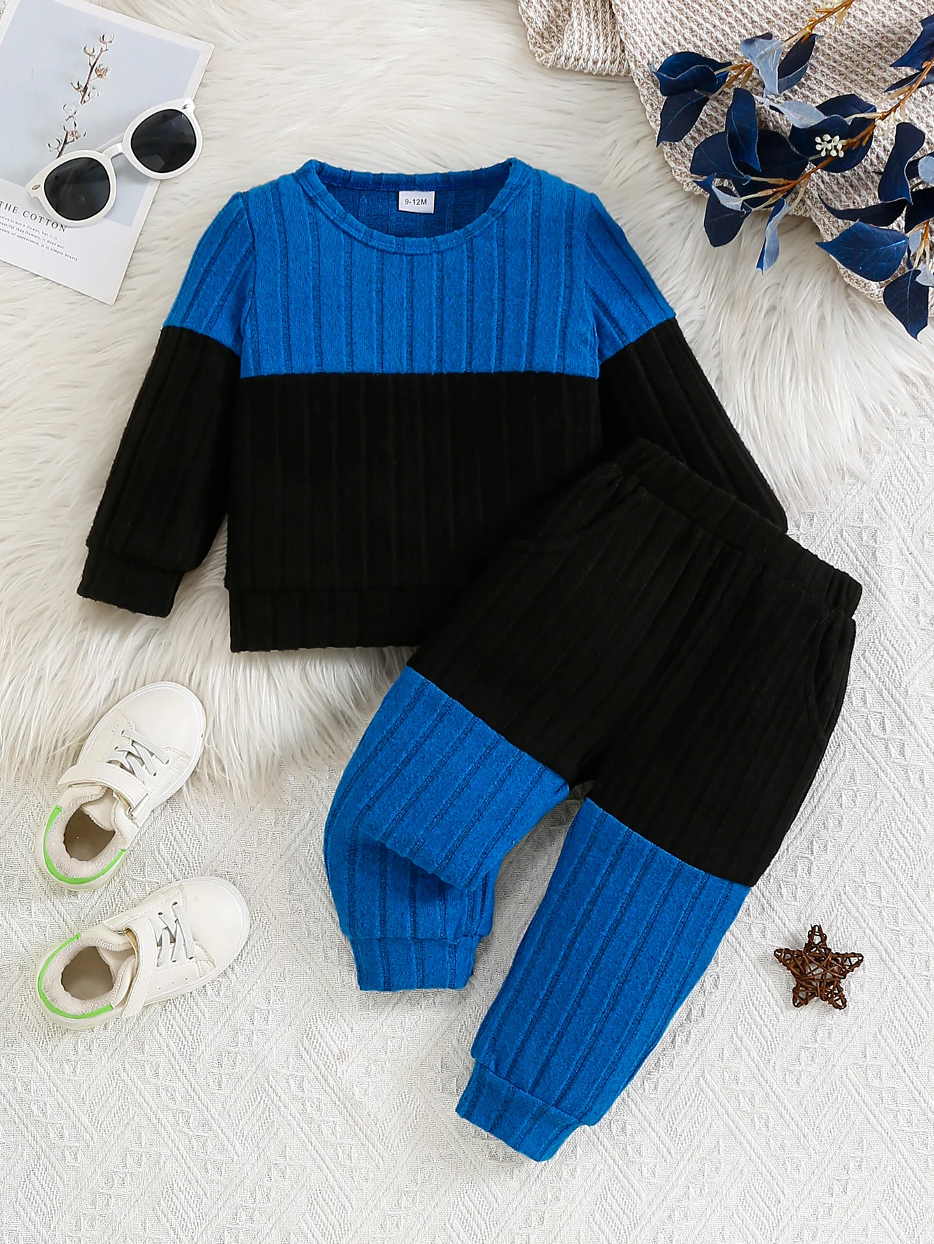 Kids Blue Black Color Block Knitted Two-Piece Set Dynamic Cool with Contrast Color Splicing Ribbed Edges And Textured Knit Fabri
Kids Blue Black Color Block Knitted Two-Piece Set Dynamic Cool with Contrast Color Splicing Ribbed Edges And Textured Knit Fabri