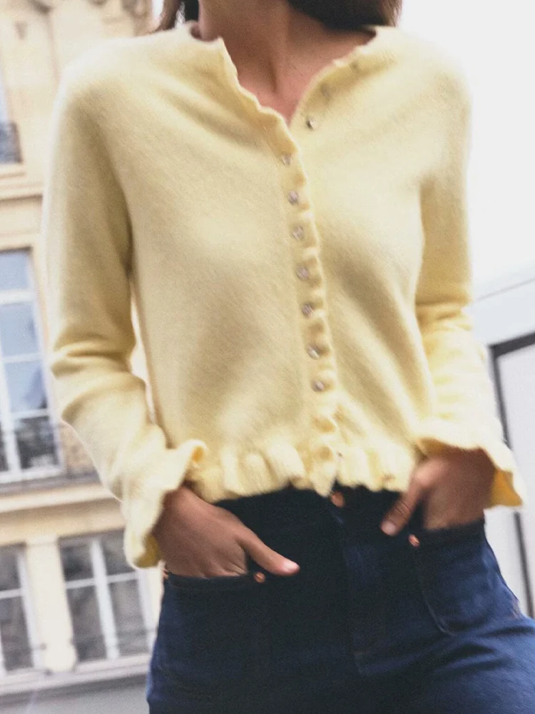 European and American style spring new women's clothing layered decoration long-sleeved round neck sweater casual knitted jacket
European and American style spring new women's clothing layered decoration long-sleeved round neck sweater casual knitted jacket