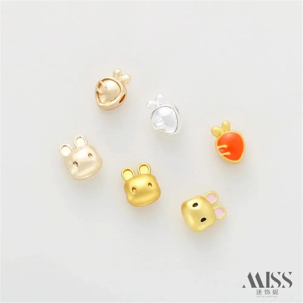 18K Gold Matte Cartoon Rabbit Head Bead with Dripping Oil Radish Design for DIY Bracelet Necklace Jewelry Making Accessory
18K Gold Matte Cartoon Rabbit Head Bead with Dripping Oil Radish Design for DIY Bracelet Necklace Jewelry Making Accessory