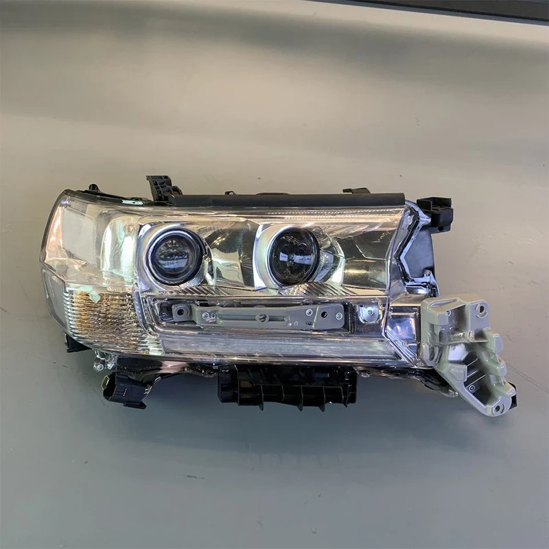 Suitable for Land Cruiser FJ200 2016-2021 dual-lens LED headlights
Suitable for Land Cruiser FJ200 2016-2021 dual-lens LED headlights