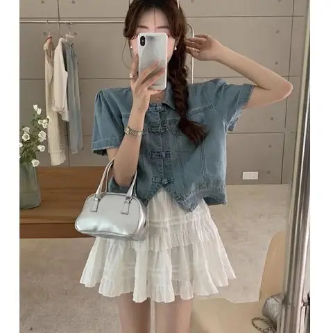 New Chinese Style Women Suit Denim Button Short sleeved Shirt Cake Short Skirt Set Vintage Sweet Two Piece Sets Women Outfits
New Chinese Style Women Suit Denim Button Short sleeved Shirt Cake Short Skirt Set Vintage Sweet Two Piece Sets Women Outfits