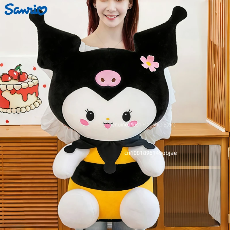 53/65/80 см большой размер Sanrio Bee Kuromi мультфильм мягкая кукла украшения для комнаты Peluche подушка милые плюшевые украшения праздничные подарки
53/65/80 см большой размер Sanrio Bee Kuromi мультфильм мягкая кукла украшения для комнаты Peluche подушка милые плюшевые украшения праздничные подарки