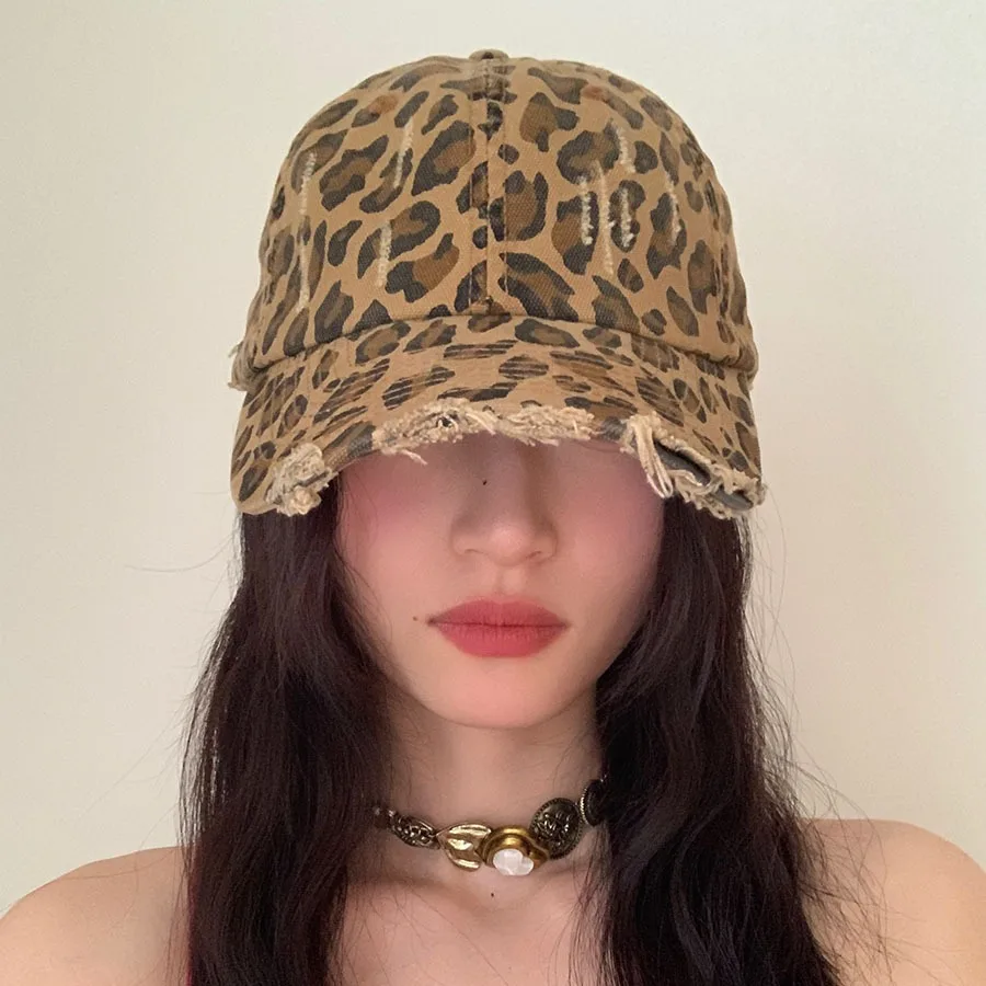 Women American Retro Do Old Leopard Print Baseball Cap Female Street Cool Girl Face Small Cap Sun Visor Cap Fashion Simple Funny
Women American Retro Do Old Leopard Print Baseball Cap Female Street Cool Girl Face Small Cap Sun Visor Cap Fashion Simple Funny