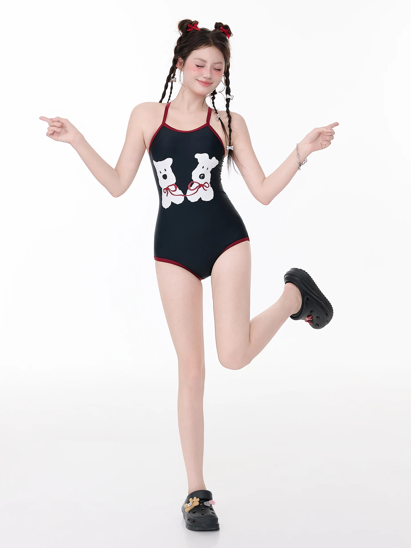 Детский слитный купальник 2026 года: новый спортивный дизайн, быстросохнущая высокоэластичная нейлоновая ткань, V-образный вырез, без рукавов, конкурентоспособная цена.
Детский слитный купальник 2026 года: новый спортивный дизайн, быстросохнущая высокоэластичная нейлоновая ткань, V-образный вырез, без рукавов, конкурентоспособная цена.