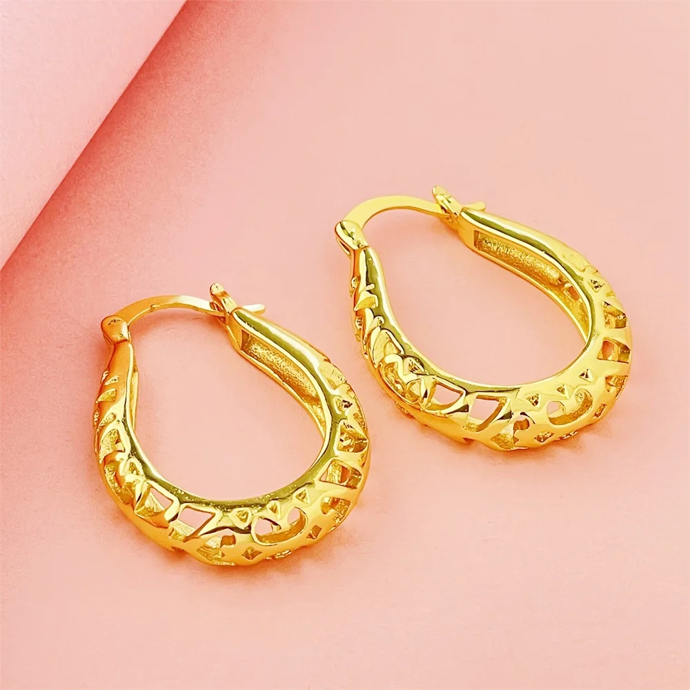 New 925 sterling silver 2.2*3CM gold hollow earrings are fashionable, versatile, elegant and suitable for women's jewelry gifts
New 925 sterling silver 2.2*3CM gold hollow earrings are fashionable, versatile, elegant and suitable for women's jewelry gifts