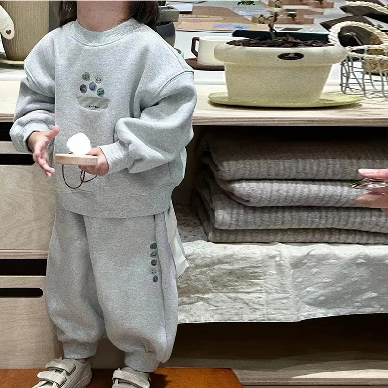 Girls Gray Fleece Thick Suits Children 2024 New Autumn Winter Fashion Hoodie Top and Pants Two-piece Set Korean Simple Style
Girls Gray Fleece Thick Suits Children 2024 New Autumn Winter Fashion Hoodie Top and Pants Two-piece Set Korean Simple Style