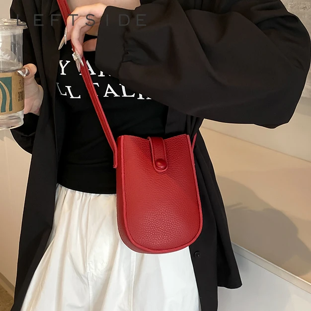 LEFTSIDE Mini PU Leather Crossbody Bags for Women 2024 Y2k Fashion Lady Design Simple Shoulder Bag Handbags and Purses
LEFTSIDE Mini PU Leather Crossbody Bags for Women 2024 Y2k Fashion Lady Design Simple Shoulder Bag Handbags and Purses