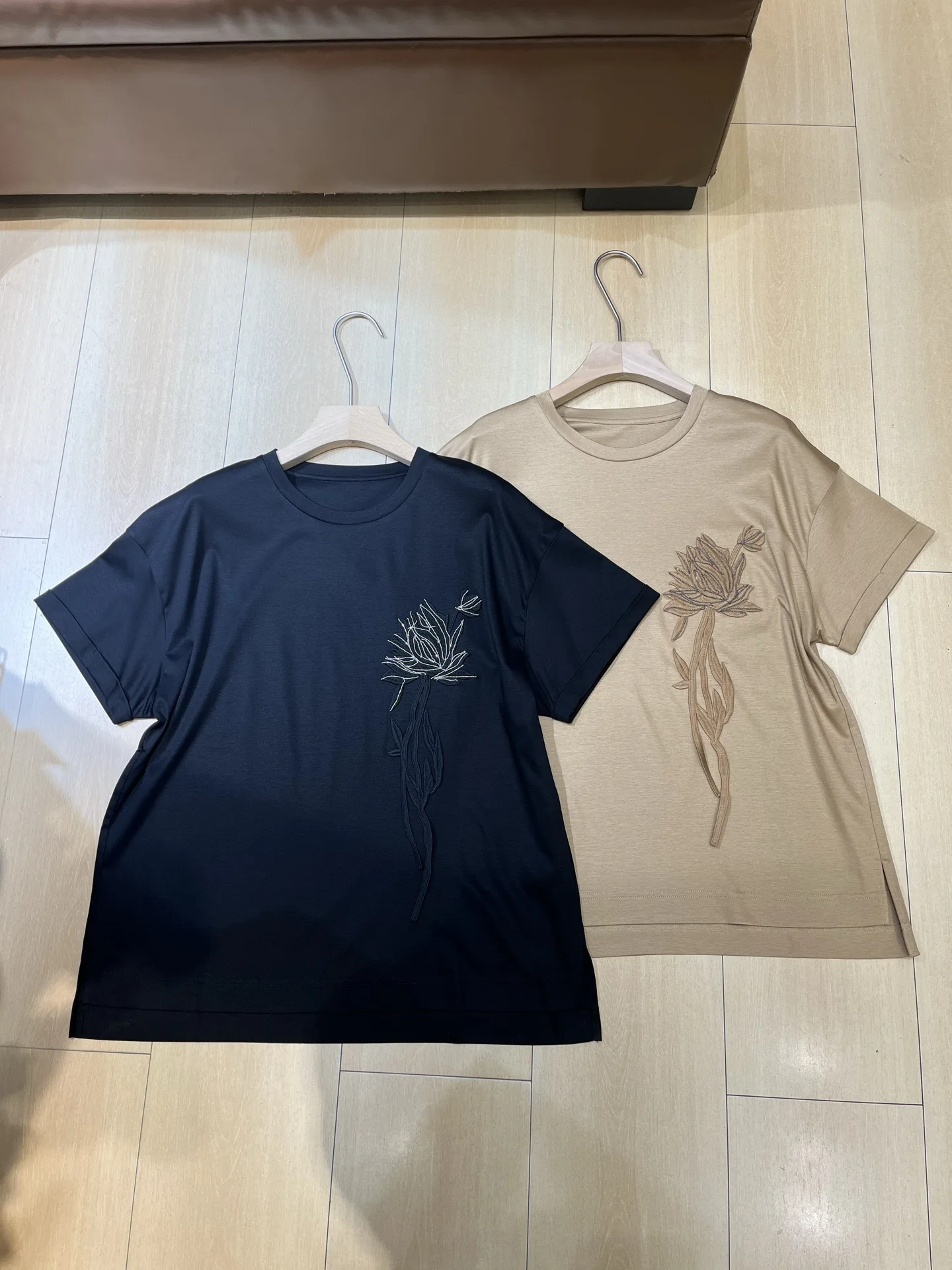Spring Summer Heavy Embroidery Bead Chain Floral Cotton T-Shirt Women's Loose Comfortable Fashion Versatile Casual round Neck...
Spring Summer Heavy Embroidery Bead Chain Floral Cotton T-Shirt Women's Loose Comfortable Fashion Versatile Casual round Neck...