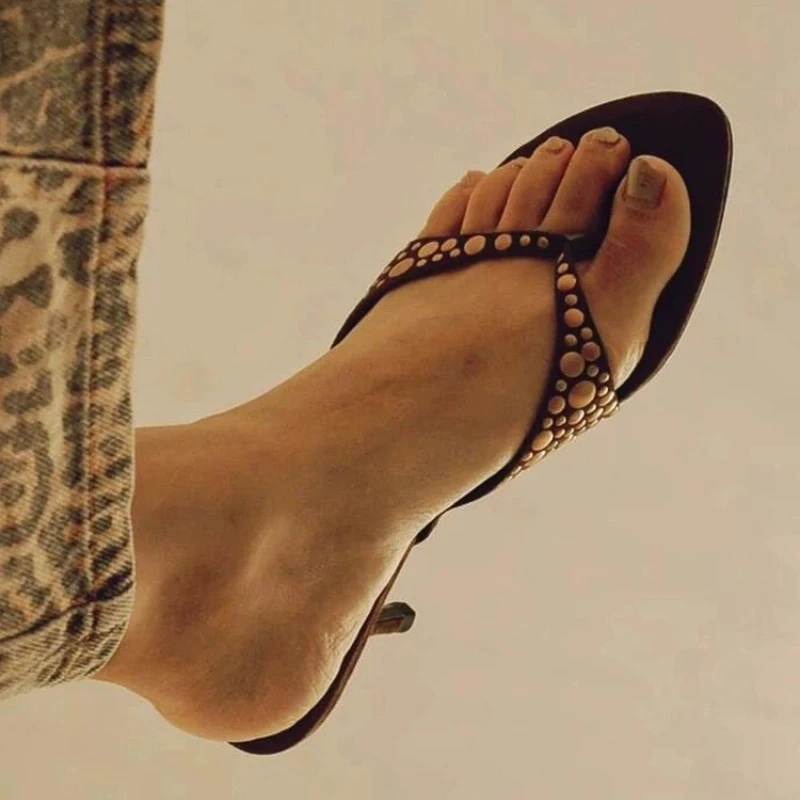 2026 New Studded High Heel Shoes Women Summer Flip Flop Sandals Sexy Thin Heels Shoes Designer Sandals Sandalen Sandalias
2026 New Studded High Heel Shoes Women Summer Flip Flop Sandals Sexy Thin Heels Shoes Designer Sandals Sandalen Sandalias