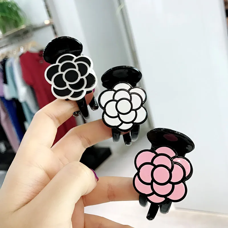 Korean Mini Camellia Flower Hair Claw Clip Elegant Temperament Barrette Hair Clips Hair Accessories for Women Headdress
Korean Mini Camellia Flower Hair Claw Clip Elegant Temperament Barrette Hair Clips Hair Accessories for Women Headdress