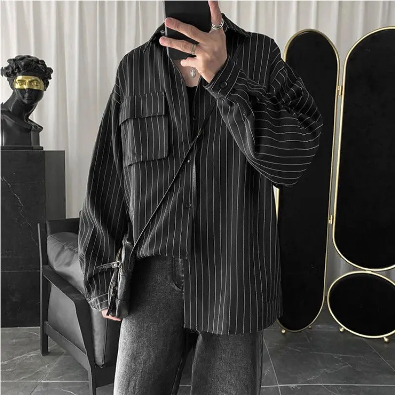 Fashion Lapel Button Spliced Pockets Striped Shirt Men's Clothing 2024 Spring New Loose Casual Tops Long Sleeve All-match Shirts
Fashion Lapel Button Spliced Pockets Striped Shirt Men's Clothing 2024 Spring New Loose Casual Tops Long Sleeve All-match Shirts