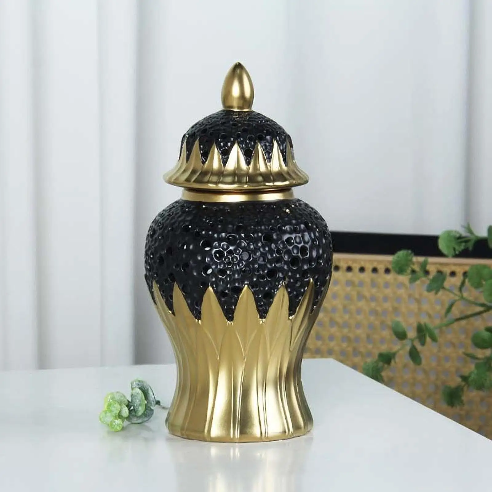 Ceramic Ginger Jar Housewarming Gift Desktop Ornament Storage Organizer for Wedding Countertop Living Room Dining Table Cabinet
Ceramic Ginger Jar Housewarming Gift Desktop Ornament Storage Organizer for Wedding Countertop Living Room Dining Table Cabinet