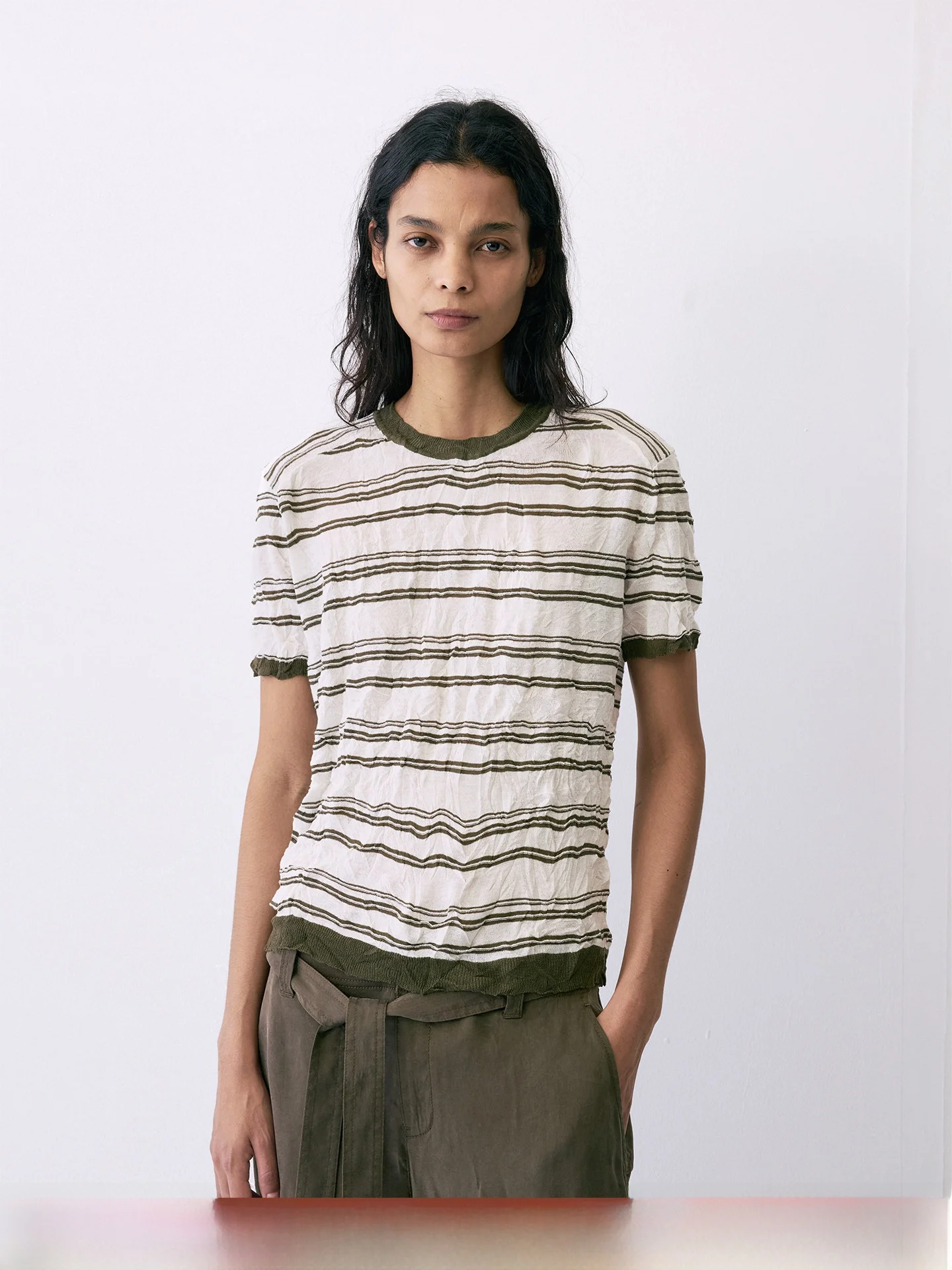Summer New Linen Blend Pleated Design Thin Dry Stripe Short Sleeve Knitted Top Women's Casual Loose Fit Soft Knitwear
Summer New Linen Blend Pleated Design Thin Dry Stripe Short Sleeve Knitted Top Women's Casual Loose Fit Soft Knitwear
