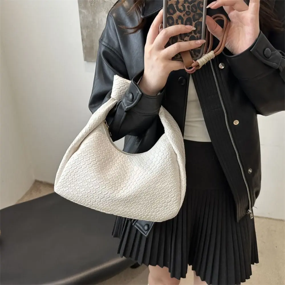 Simple Pu Weave Bag Red Black Underarm Bag Purse Fashionable Pu Leather Handbag Girls
Simple Pu Weave Bag Red Black Underarm Bag Purse Fashionable Pu Leather Handbag Girls