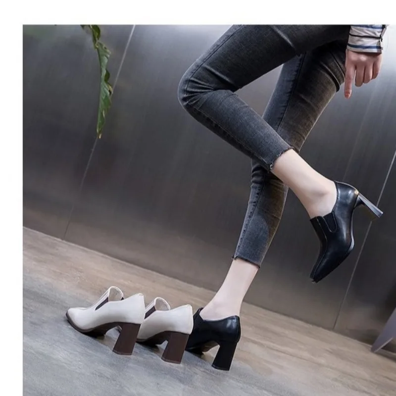 New Coarse High Heels British Style Square Toe Deep Cut Small Leather Shoe Square Toe Womens Shoes Black Low Top Shoes for Women
New Coarse High Heels British Style Square Toe Deep Cut Small Leather Shoe Square Toe Womens Shoes Black Low Top Shoes for Women