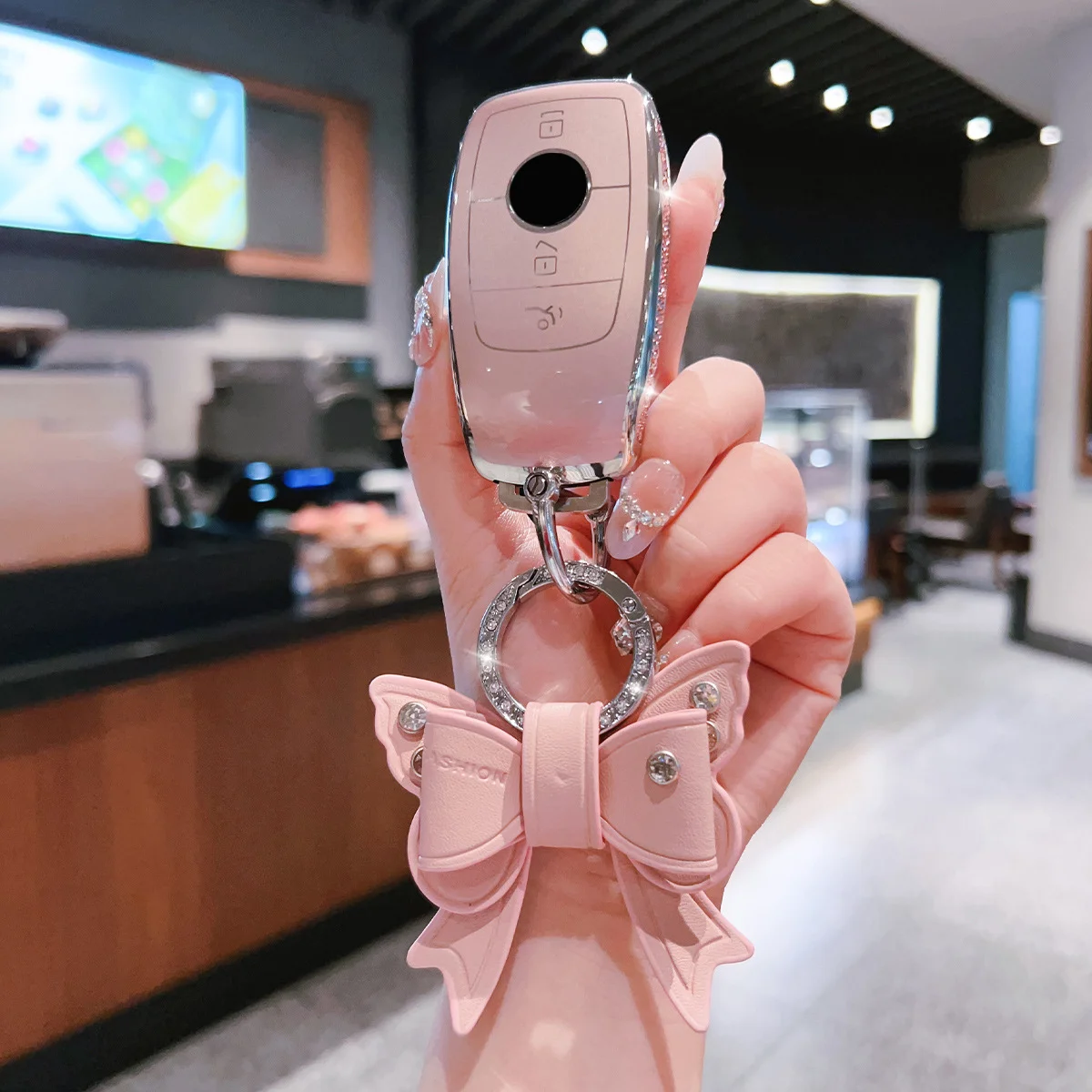 Side Diamond Pink TPU for Mercedes Benz A B C E S G Class GLB GLC GLE GLS W177 W213 E300 E200 AMG Remote Auto Car Key Case Cover
Side Diamond Pink TPU for Mercedes Benz A B C E S G Class GLB GLC GLE GLS W177 W213 E300 E200 AMG Remote Auto Car Key Case Cover