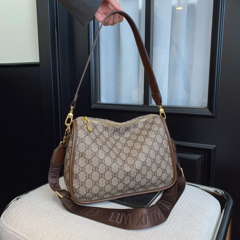 High End Designer Tote Bag For Women Premium Leather Luxury Handbag Elegant Work Bag 
High End Designer Tote Bag For Women Premium Leather Luxury Handbag Elegant Work Bag
