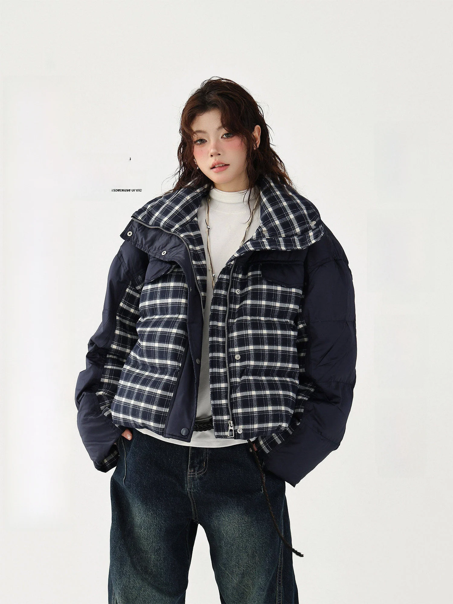 Korean Style Thickened Short Quilted White Duck down Jacket Bread Coat Women's Stand Collar Patchwork Grid Design Warm Outerwear
Korean Style Thickened Short Quilted White Duck down Jacket Bread Coat Women's Stand Collar Patchwork Grid Design Warm Outerwear
