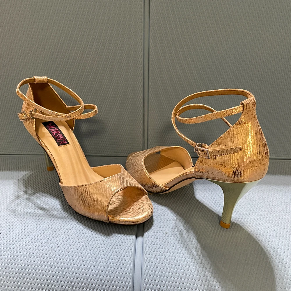 Big discount leather hard sole tango shoes Only One pair in Size US 8.5 light gold leather with 7.5cm heel like picture
Big discount leather hard sole tango shoes Only One pair in Size US 8.5 light gold leather with 7.5cm heel like picture