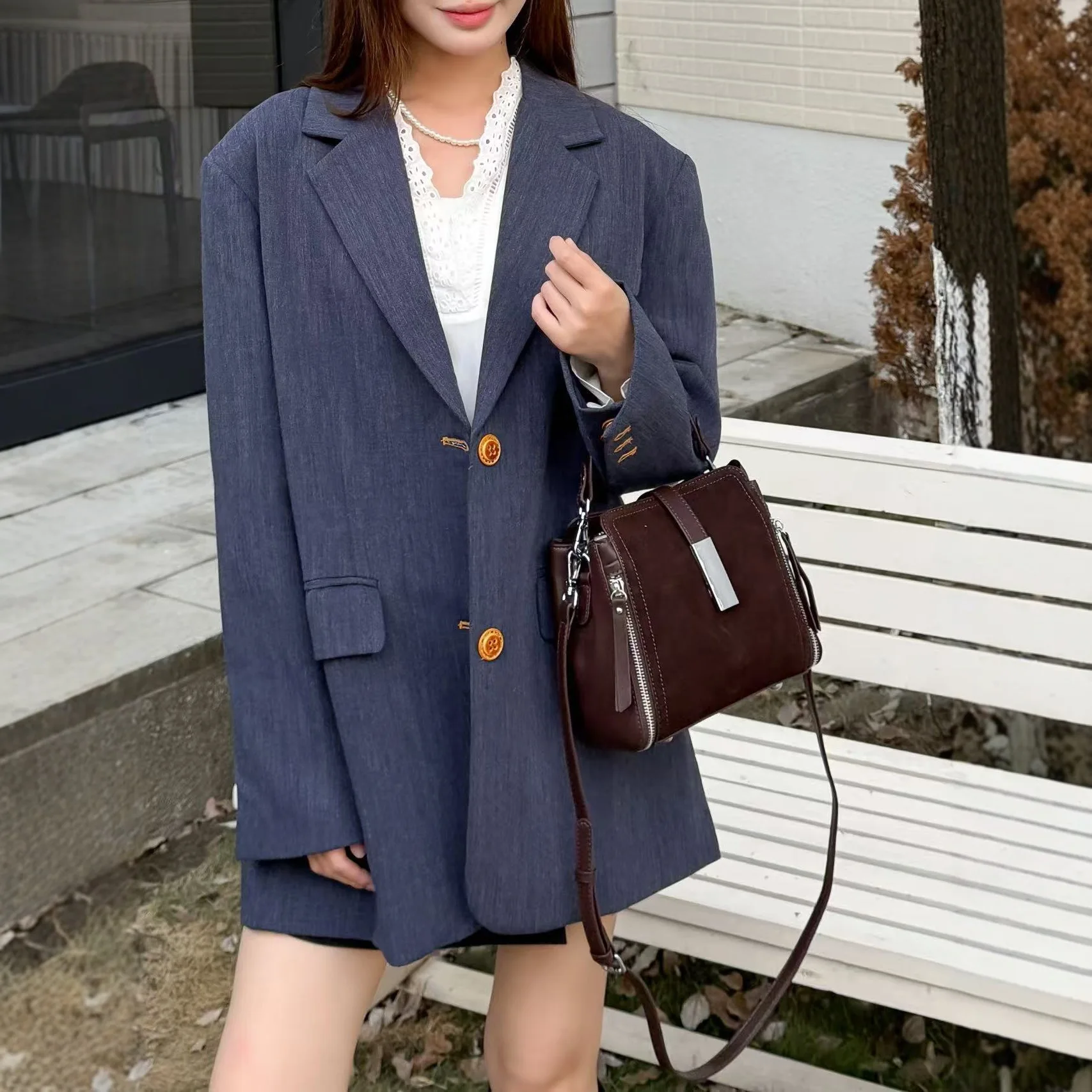 2025 Новая маленькая квадратная сумка из матовой воловьей кожи, натуральная кожа, универсальная портативная сумка-мессенджер премиум-класса в стиле ретро
2025 Новая маленькая квадратная сумка из матовой воловьей кожи, натуральная кожа, универсальная портативная сумка-мессенджер премиум-класса в стиле ретро