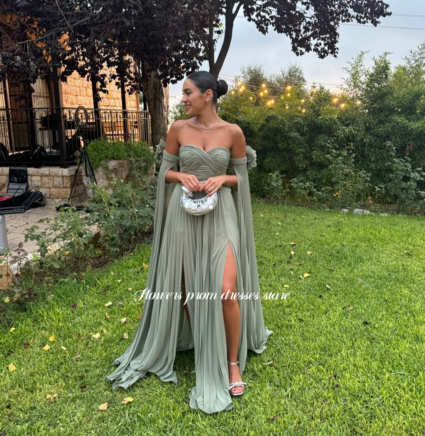 Flowers Off Shoulder Evening Dress with Pleats Prom Dresses A Line Party Dresses High Slit robes de soirée for Women Customized
Flowers Off Shoulder Evening Dress with Pleats Prom Dresses A Line Party Dresses High Slit robes de soirée for Women Customized