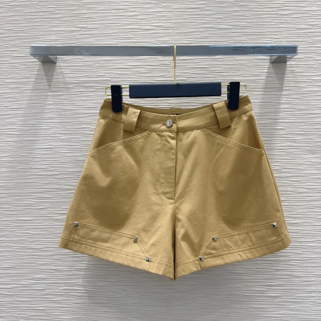 2025 New Shorts Women Casual Button Popular Streetwear Daily Personality Students Holiday Fashion Sexy American Retro Leisure
2025 New Shorts Women Casual Button Popular Streetwear Daily Personality Students Holiday Fashion Sexy American Retro Leisure
