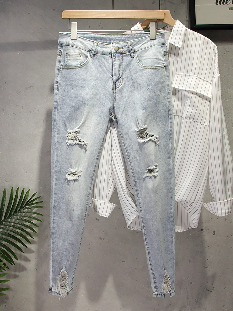 Летние тонкие легкие джинсовые джинсы с дырками, мужские эластичные облегающие джинсы с девятью точками, модные корейские молодежные повседневные джинсы с несколькими карманами
Летние тонкие легкие джинсовые джинсы с дырками, мужские эластичные облегающие джинсы с девятью точками, модные корейские молодежные повседневные джинсы с несколькими карманами