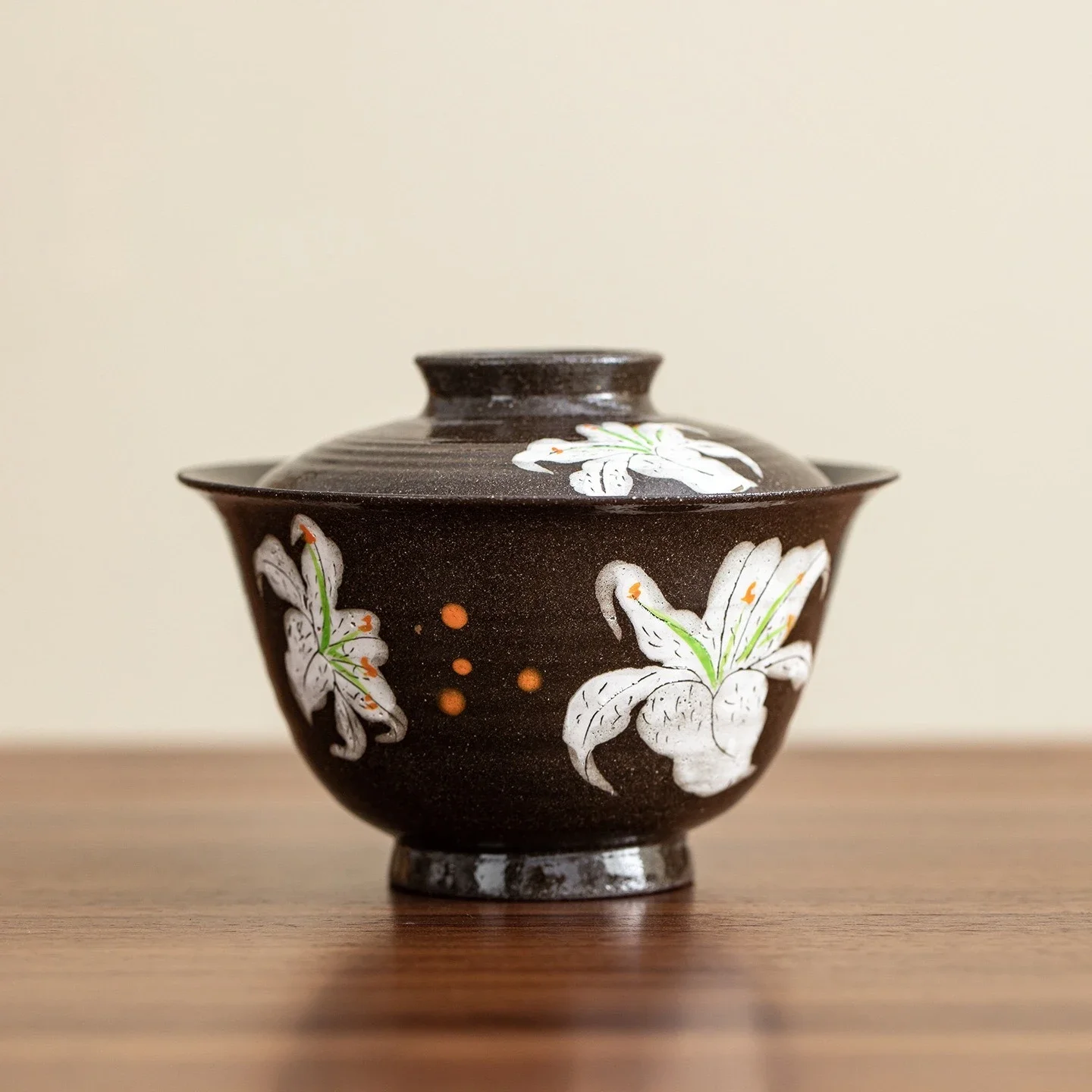 1PC Coarse Pottery Hand-painted White Lily Cover Bowl Japanese Household Ceramic Tea Bowl Tea Dispenser Uniform Cup Pot Bearing
1PC Coarse Pottery Hand-painted White Lily Cover Bowl Japanese Household Ceramic Tea Bowl Tea Dispenser Uniform Cup Pot Bearing