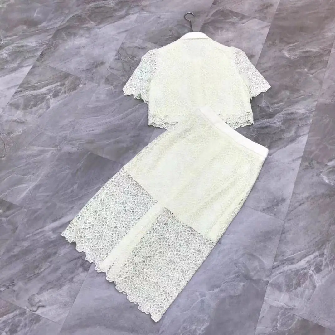 High quality temperament set, hollowed out lace shirt, half skirt, two-piece set
High quality temperament set, hollowed out lace shirt, half skirt, two-piece set