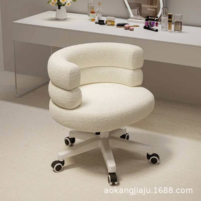 Домашний комод стул для девушек в спальню
Домашний комод стул для девушек в спальню