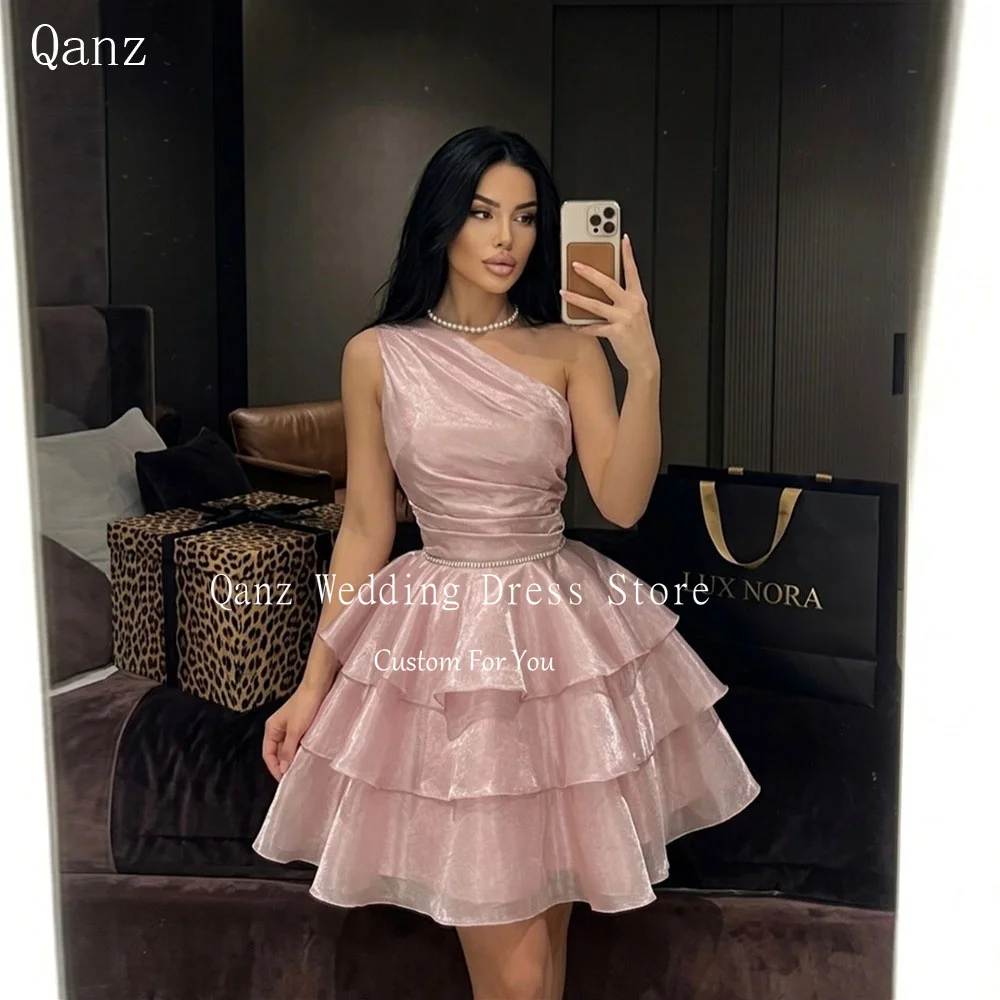 Qanz Pink Organza Prom Dresses One Shoulder Mini Vestidos De Fiesta Elegantes 2026 Backless Short A Line Party Dress Customized
Qanz Pink Organza Prom Dresses One Shoulder Mini Vestidos De Fiesta Elegantes 2026 Backless Short A Line Party Dress Customized