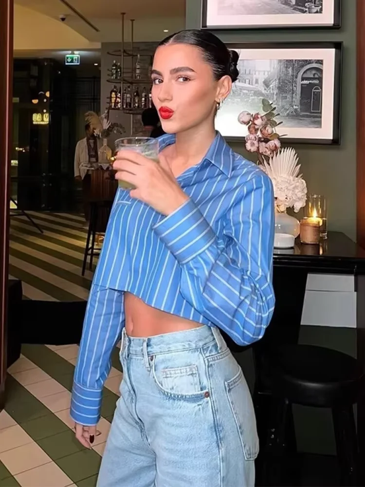 Loose Striped Shirts Women's Fashion V-neck Single-breasted Lapel Full Sleeve Shirt 2025 Office Lady Daily Commuting Shirts
Loose Striped Shirts Women's Fashion V-neck Single-breasted Lapel Full Sleeve Shirt 2025 Office Lady Daily Commuting Shirts