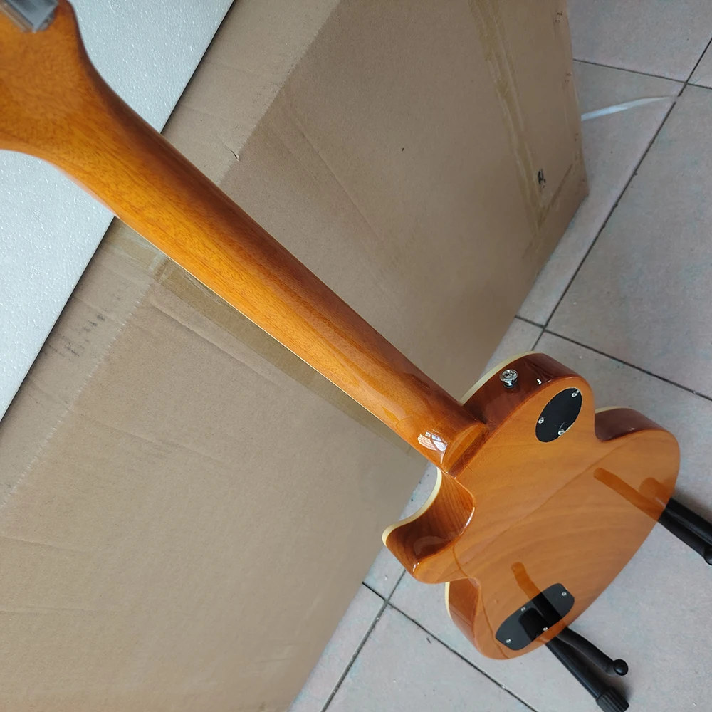 Gold silver powder particle electric guitar in stock, two P90 pickups, nickel chromium hardware, professional debugging,
Gold silver powder particle electric guitar in stock, two P90 pickups, nickel chromium hardware, professional debugging,