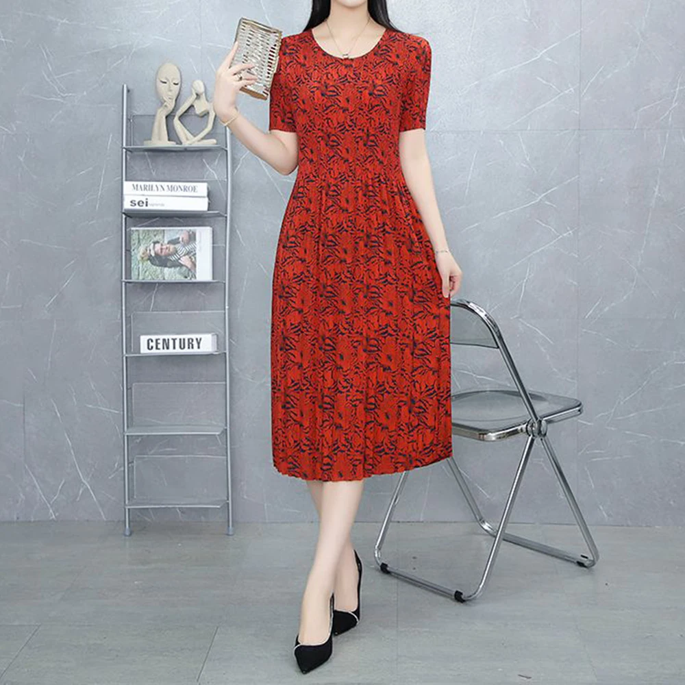 High-end new pleated dress summer loose medium and long printed round neck short-sleeved pleated skirt
High-end new pleated dress summer loose medium and long printed round neck short-sleeved pleated skirt