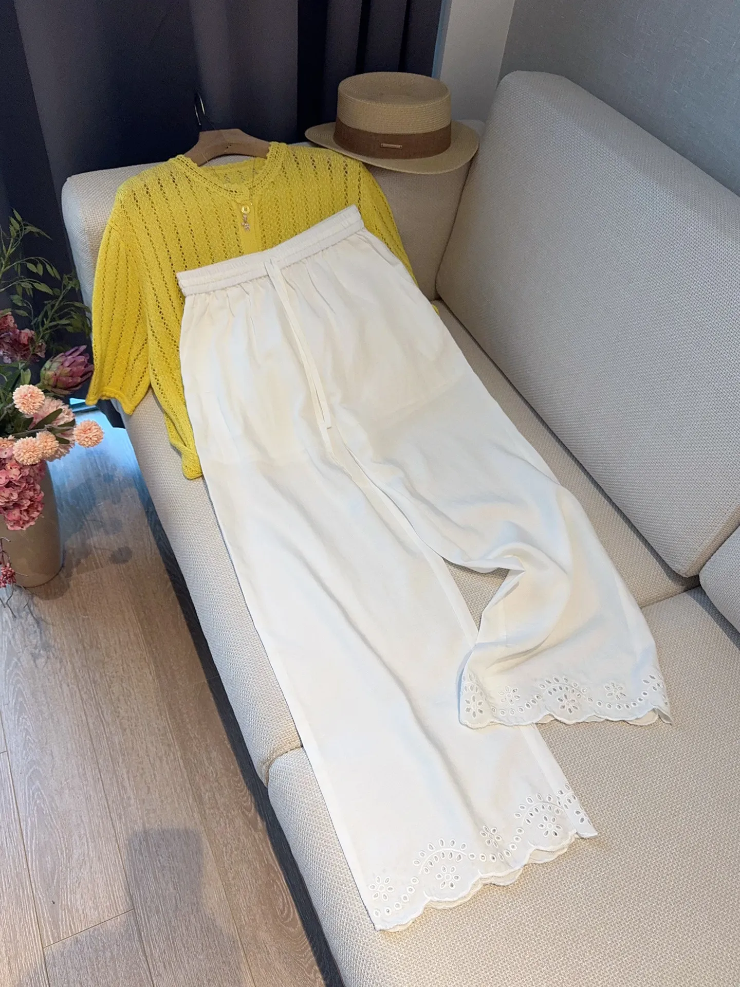 Elegant Comfortable High Waist Straight Leg Trousers Embroidered Hollow out Design Silk Linen Loose Fit Casual Pants
Elegant Comfortable High Waist Straight Leg Trousers Embroidered Hollow out Design Silk Linen Loose Fit Casual Pants