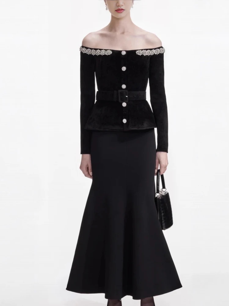 Elegant Knitted Long Sleeve One Shoulder Dress High End Version Luxury Diamond Decorated Princess Style Citywalk Suitable
Elegant Knitted Long Sleeve One Shoulder Dress High End Version Luxury Diamond Decorated Princess Style Citywalk Suitable