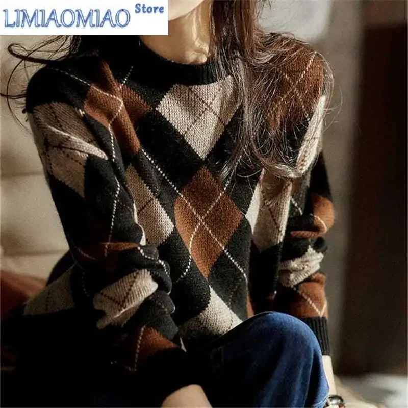 New Vintage Sweater Women's Autumn Winter Stitching Diamond Plaid Round Neck Pullover Knitted Top Loose Female Clothing
New Vintage Sweater Women's Autumn Winter Stitching Diamond Plaid Round Neck Pullover Knitted Top Loose Female Clothing