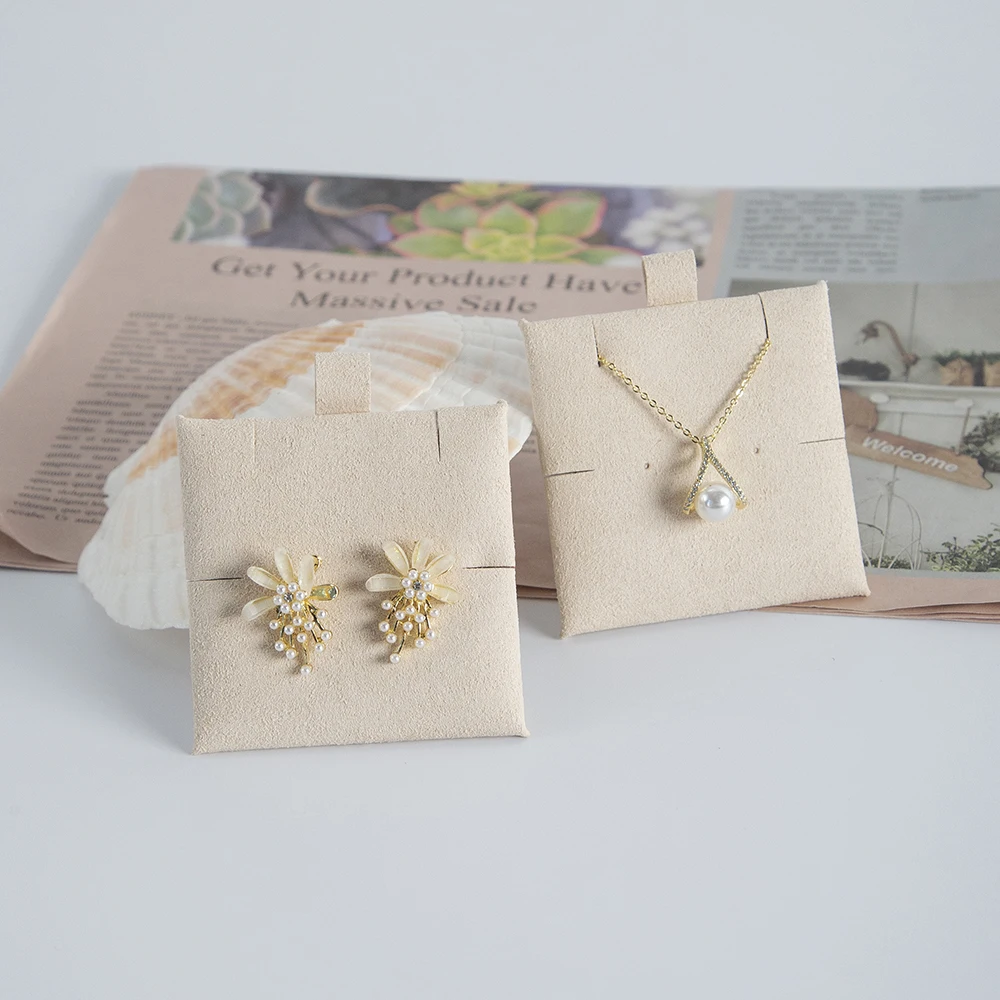 Small Velvet Microfiber Rings Necklace Earring Cards Hanging Bracelet Holder Multi Hole Display Ear Studs Packaging Insert Card
Small Velvet Microfiber Rings Necklace Earring Cards Hanging Bracelet Holder Multi Hole Display Ear Studs Packaging Insert Card