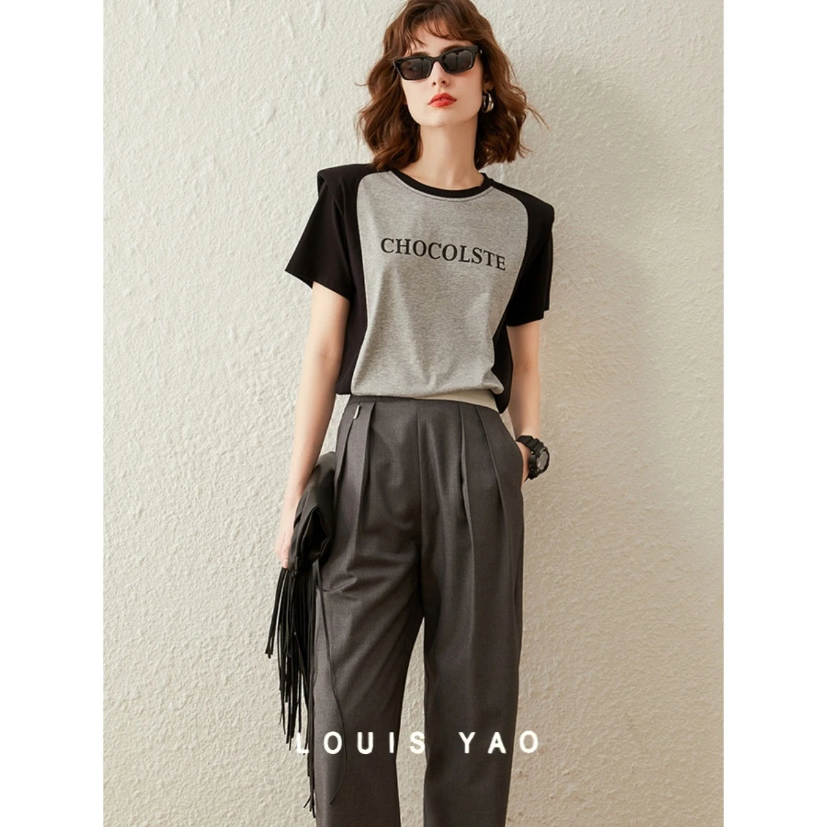 Summer Women's T-shirt Splicing Shoulder Pad Design Letter Pattern Top Fashion Round Neck Short Sleeve T-shirt Female Clothing
Summer Women's T-shirt Splicing Shoulder Pad Design Letter Pattern Top Fashion Round Neck Short Sleeve T-shirt Female Clothing