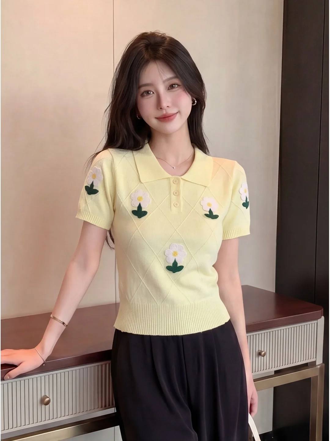 Elegant Embroidered Goose Yellow Flower Knitted Short Sleeve Women's Summer Korean Style Slim Fit Design Top with Stand Collar
Elegant Embroidered Goose Yellow Flower Knitted Short Sleeve Women's Summer Korean Style Slim Fit Design Top with Stand Collar