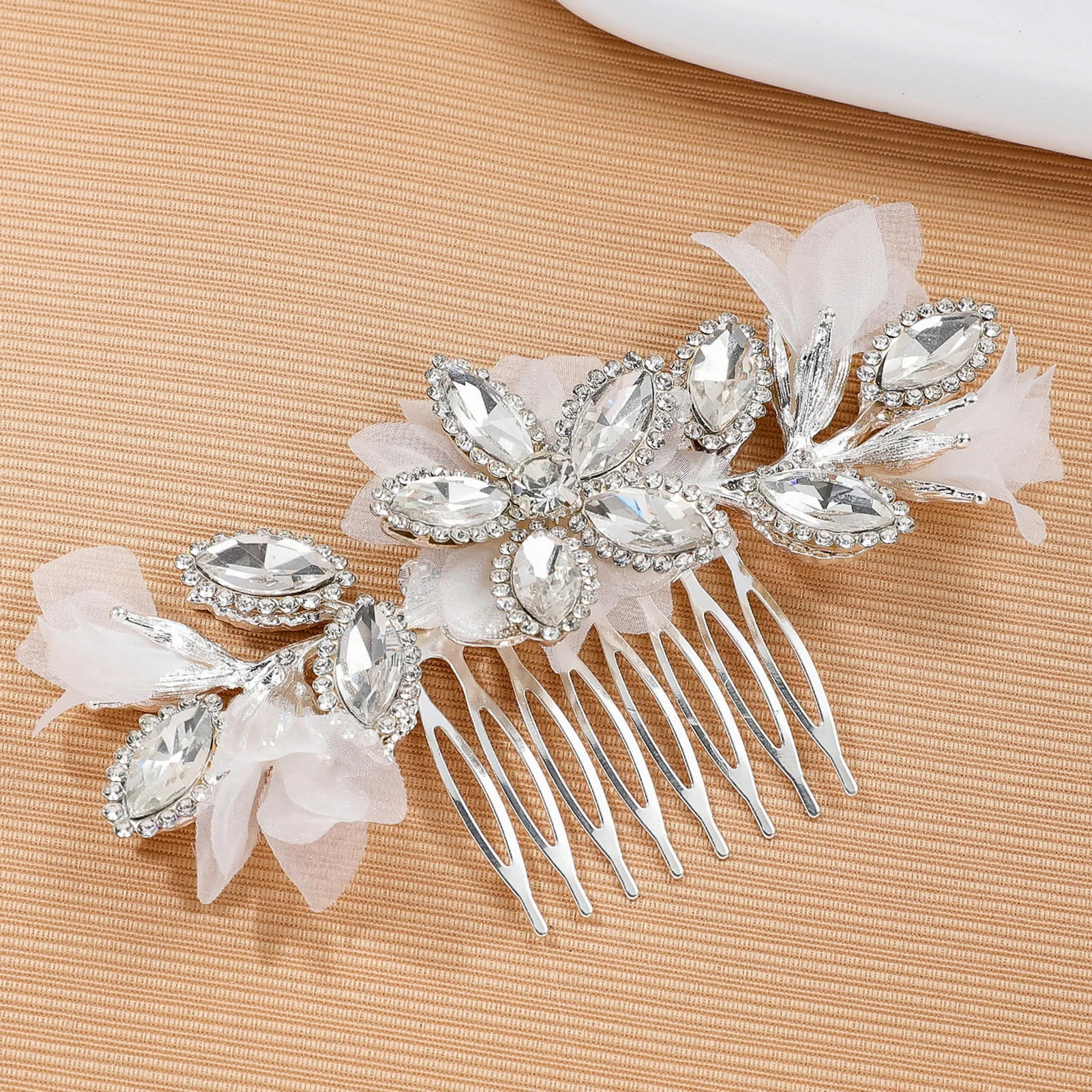 Wedding Hair Combs Pearl Petal Hairpins Clips Bride Hair Accessories Alloy Rhinestone Hairpins Girls Party Elegant Headpieces
Wedding Hair Combs Pearl Petal Hairpins Clips Bride Hair Accessories Alloy Rhinestone Hairpins Girls Party Elegant Headpieces