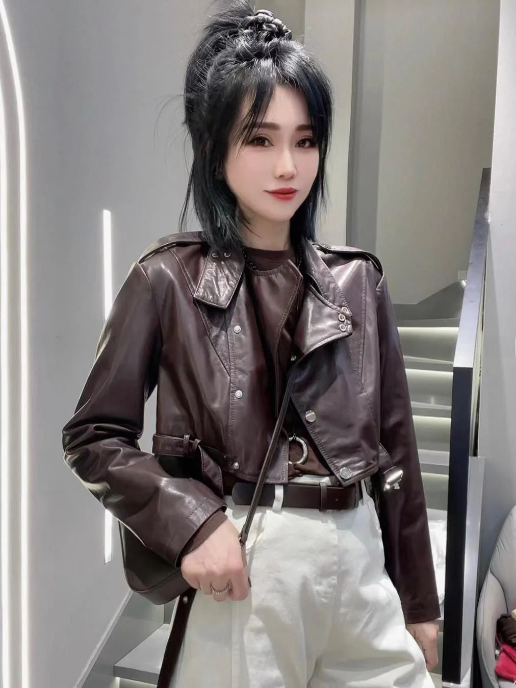 Red l 2024 Autumn New Faionable ort Leather Jaet Women's Motorcycle Sle Genuine Leather Coat Top Universal Match
Red l 2024 Autumn New Faionable ort Leather Jaet Women's Motorcycle Sle Genuine Leather Coat Top Universal Match