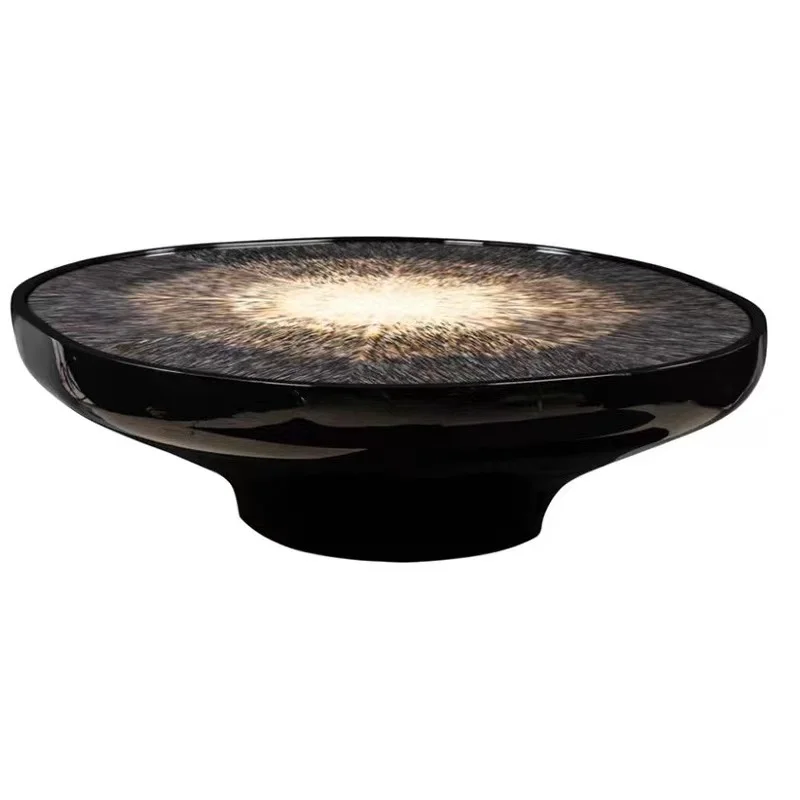 Italian light luxury fiberglass special-shaped painted coffee table designer living room model room reception negotiation table
Italian light luxury fiberglass special-shaped painted coffee table designer living room model room reception negotiation table