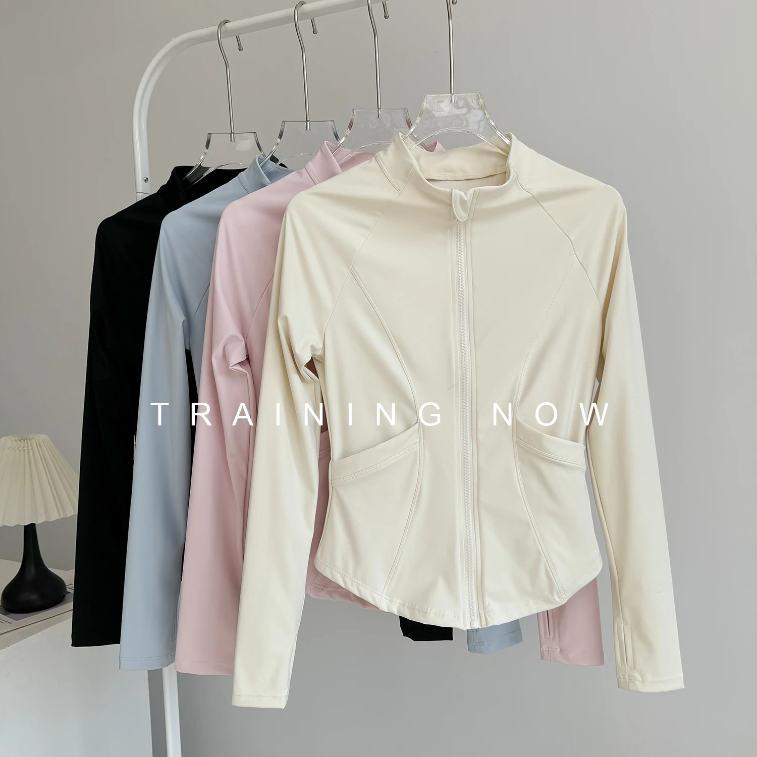 Fitness jacket women's autumn and winter cycling zipper sports top outer wear running training long-sleeved slim slimming yoga
Fitness jacket women's autumn and winter cycling zipper sports top outer wear running training long-sleeved slim slimming yoga