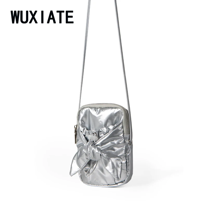 WUXIATE Niche design silver bow silver crossbody bag women's drawstring bunched one-shoulder small square bag
WUXIATE Niche design silver bow silver crossbody bag women's drawstring bunched one-shoulder small square bag