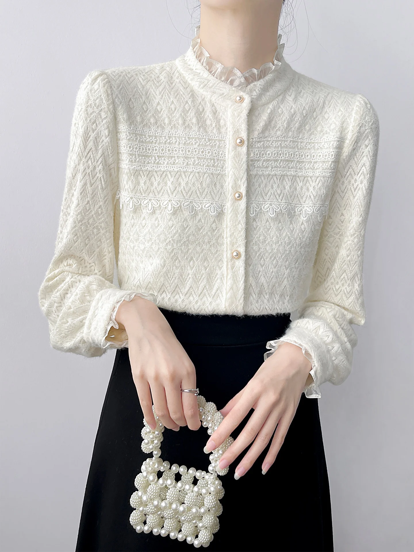 Корейская женская осенне-зимняя кофта из велюра с длинным рукавом, воротником-стойкой и кружевной отделкой, на флисовой подкладке
Корейская женская осенне-зимняя кофта из велюра с длинным рукавом, воротником-стойкой и кружевной отделкой, на флисовой подкладке